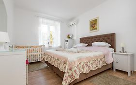 For All Seasons Apartment
